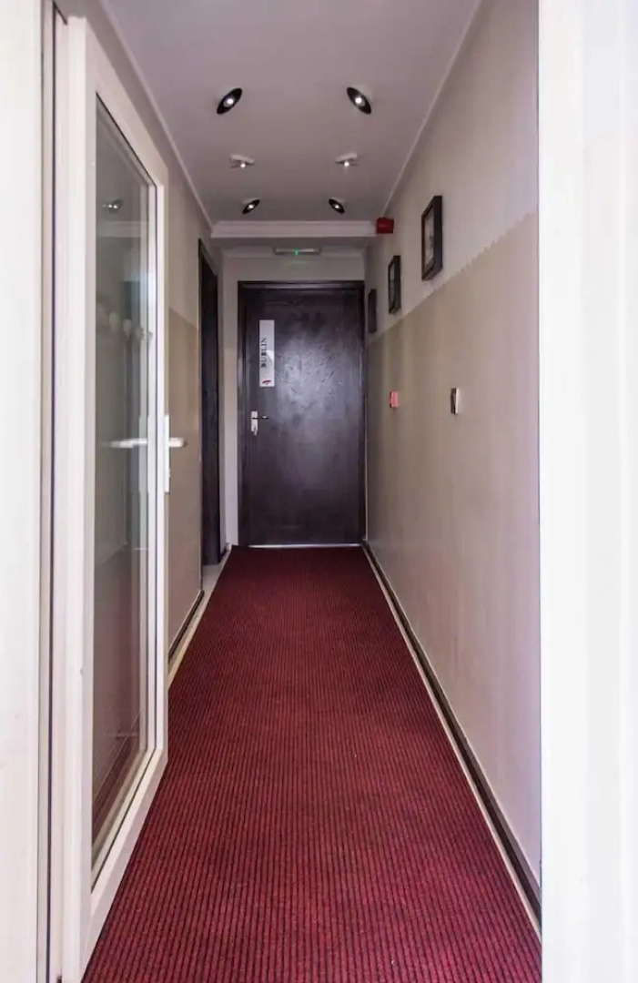 Red Mango Apartment Hotel