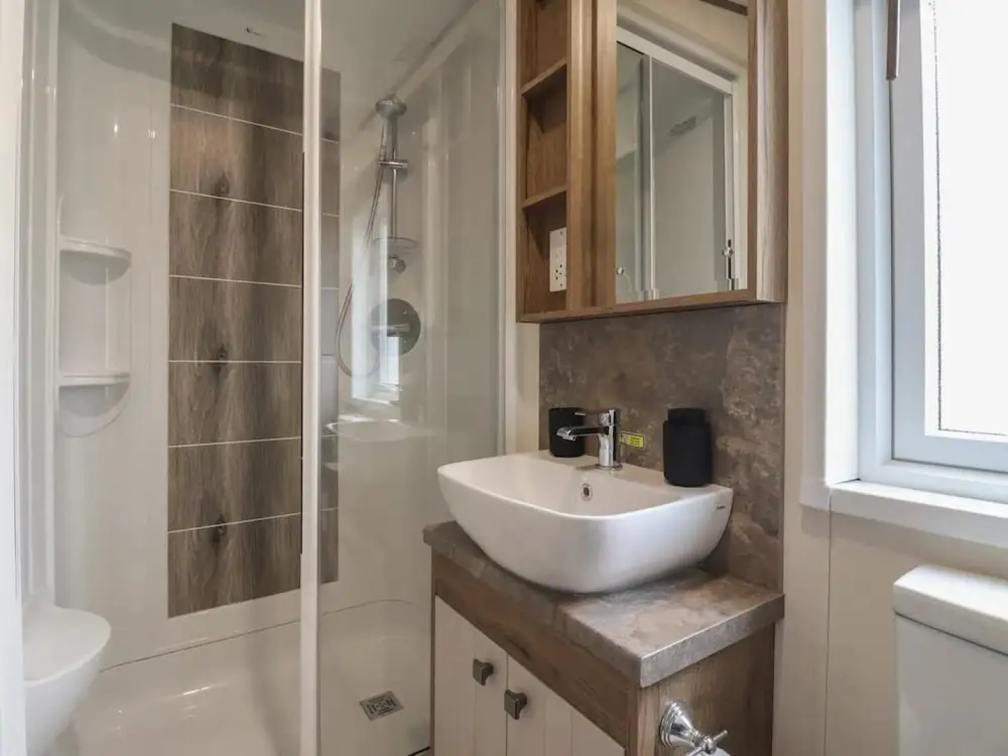 Whispering Willows 2-bed Lodge in Scarborough