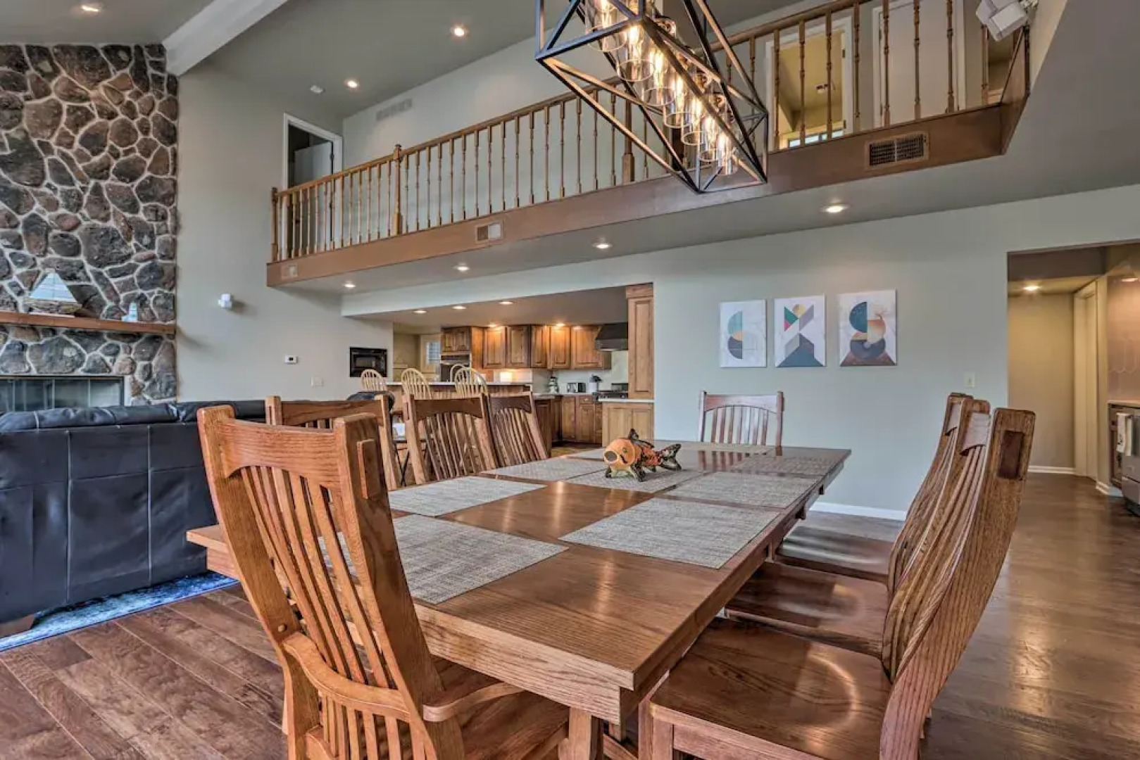 Lakefront Haven: Family-friendly Sunrise Beach Gem