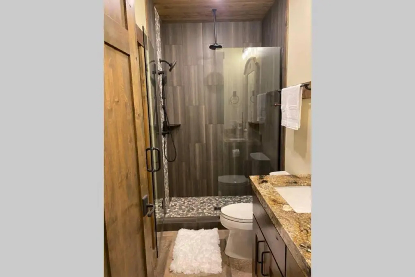 Yellowstone Crossing Lodge