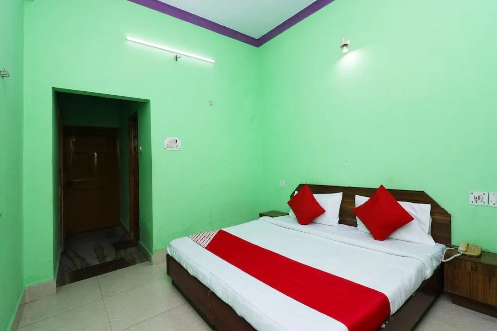 Oyo 44250 New Hotel Shivlok