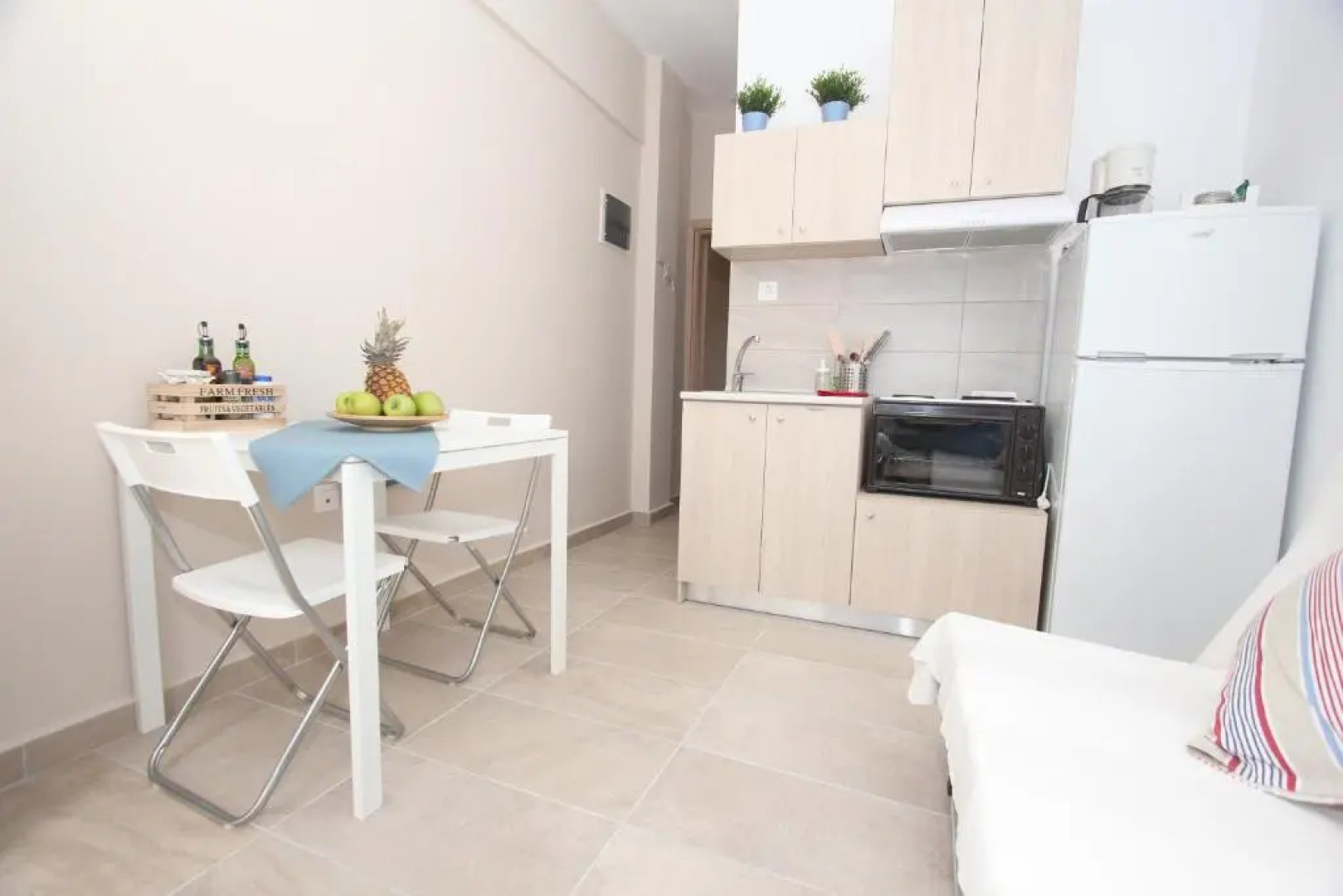 Lovely apartment by the sea.....