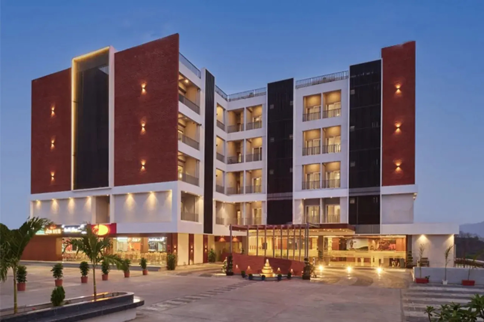 D Square Statue of Unity Kevadia, a member of Radisson Individuals