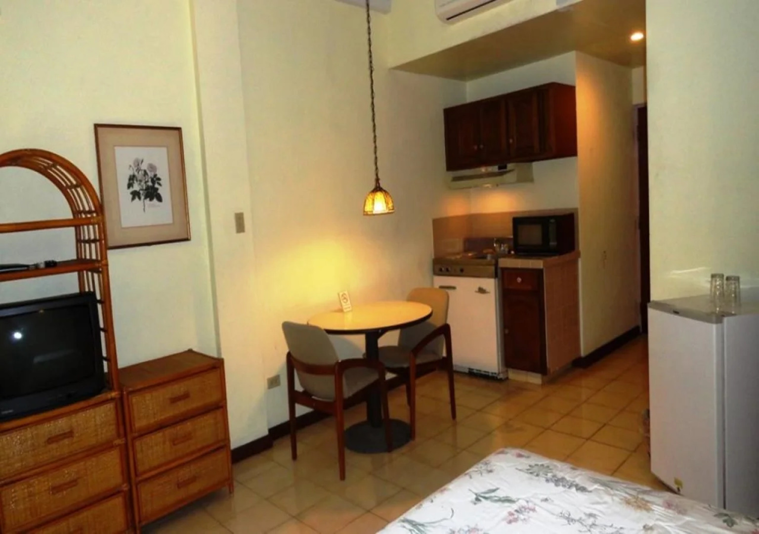 Summer Holiday Hotel