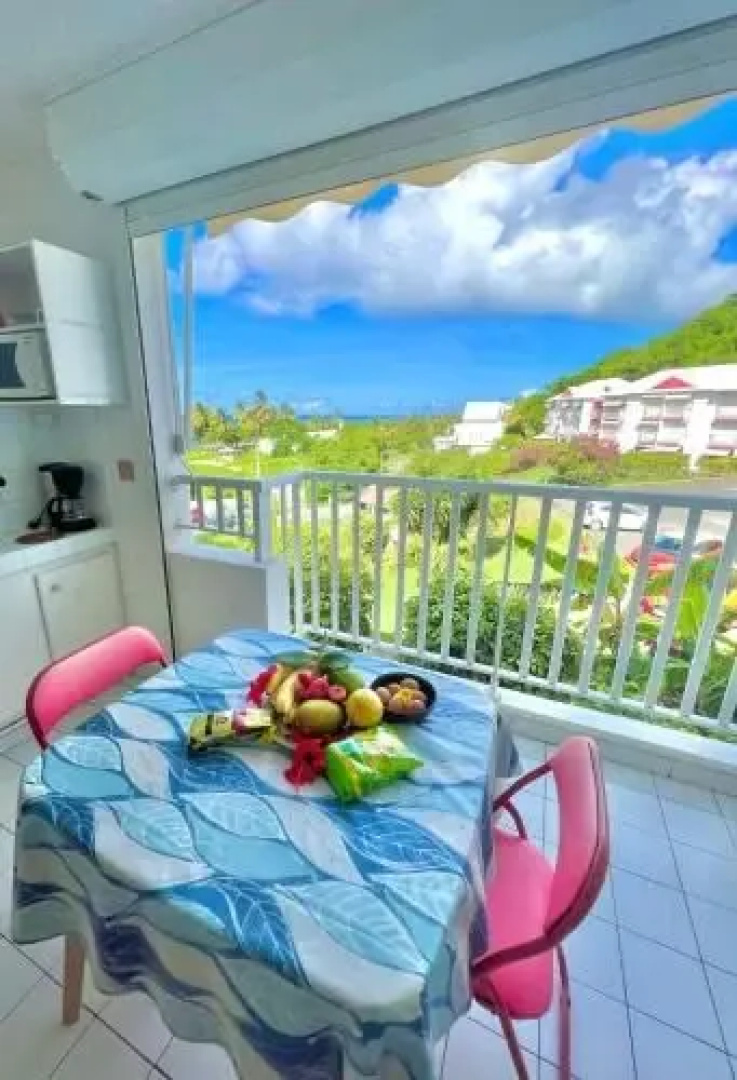 Le Studio 67 vue mer, accès à la plage des Alizés