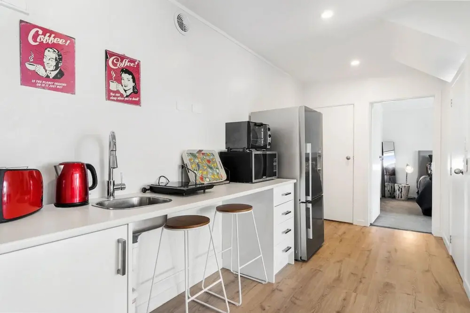 Red Beach Designed Stylish 2 BR Suite