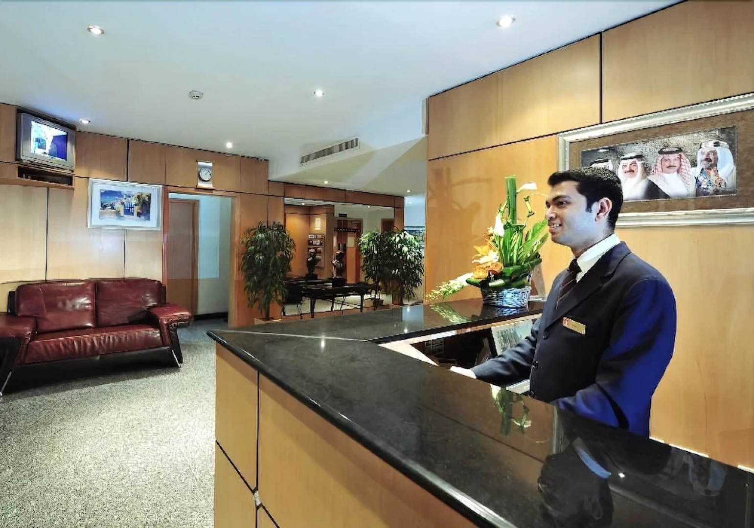 Elite Five Apartments