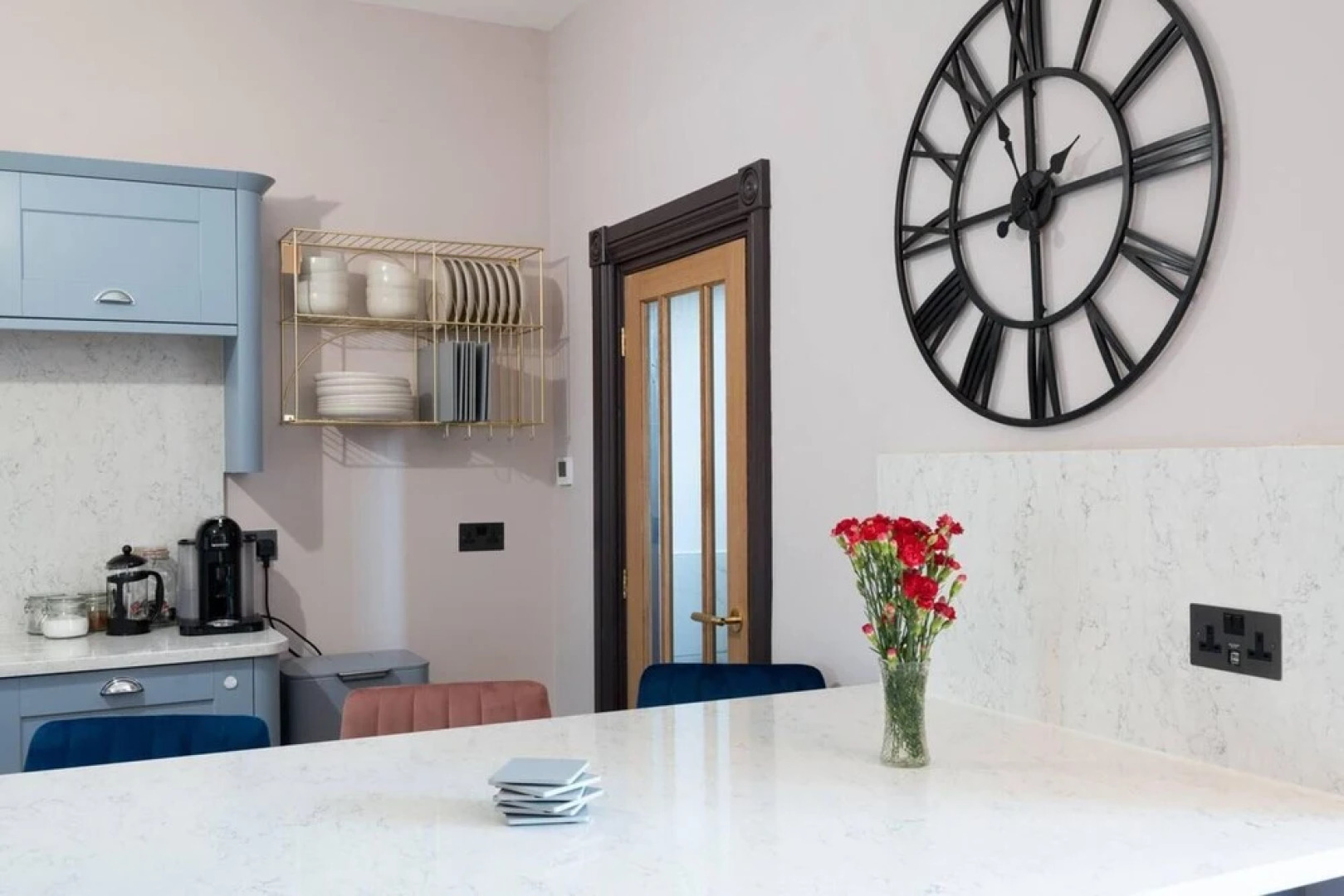 Beachfront Escape & Wow Sea Views, Luxury Retreat