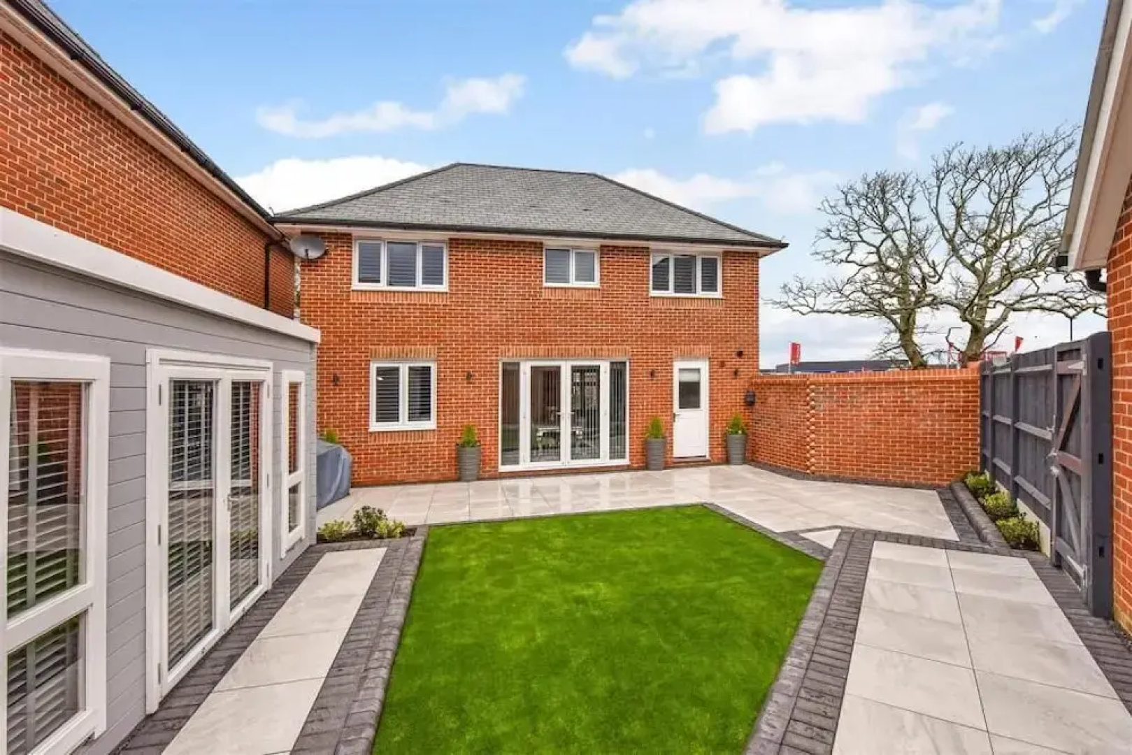 Barfoot Close