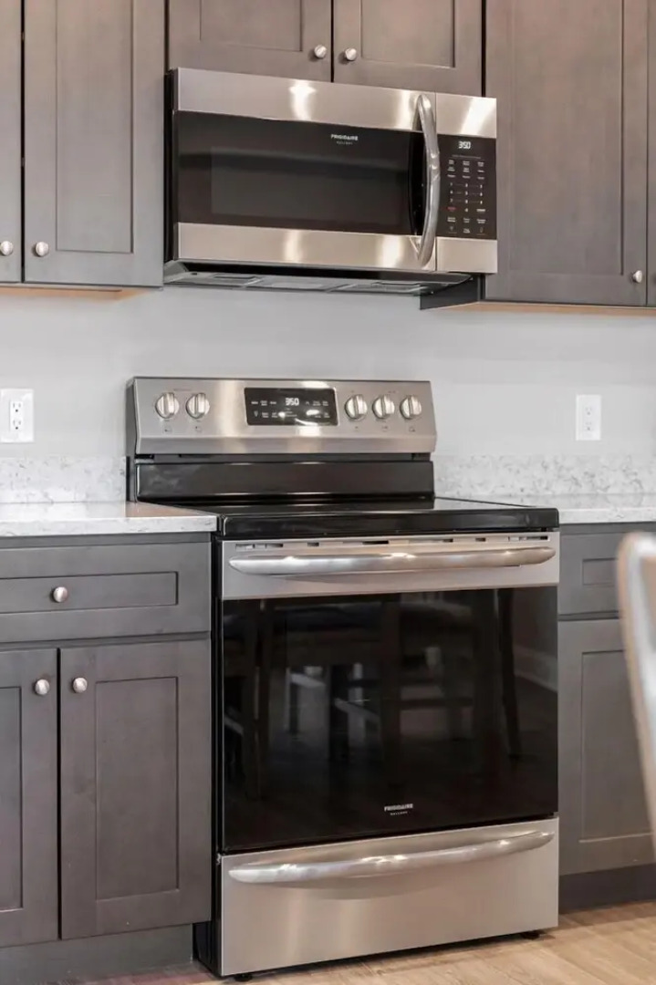 539 Bay St. Lake View Condo Unit 303E