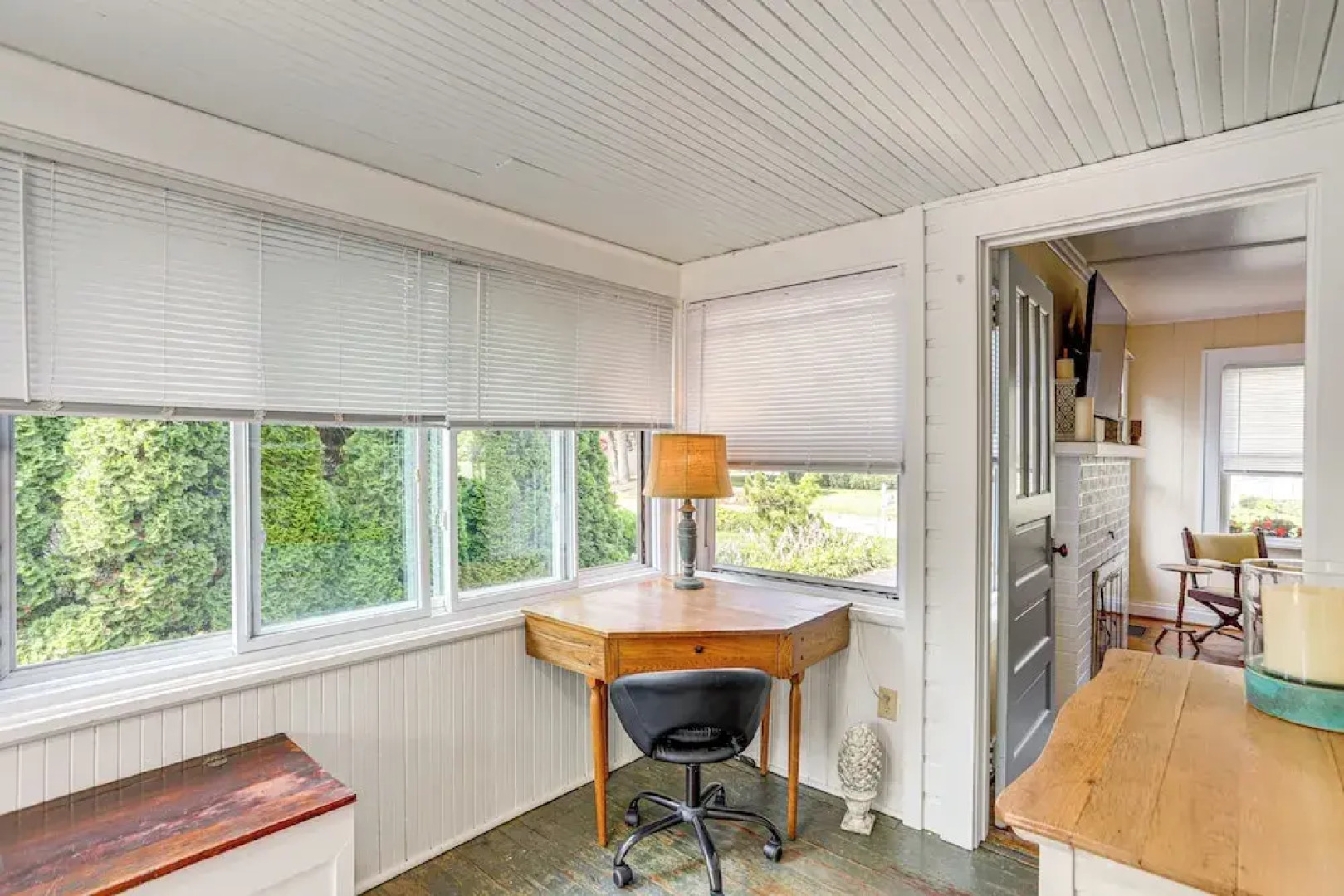 Walk to Private Beach: Lake Erie Retreat w/ Yard!