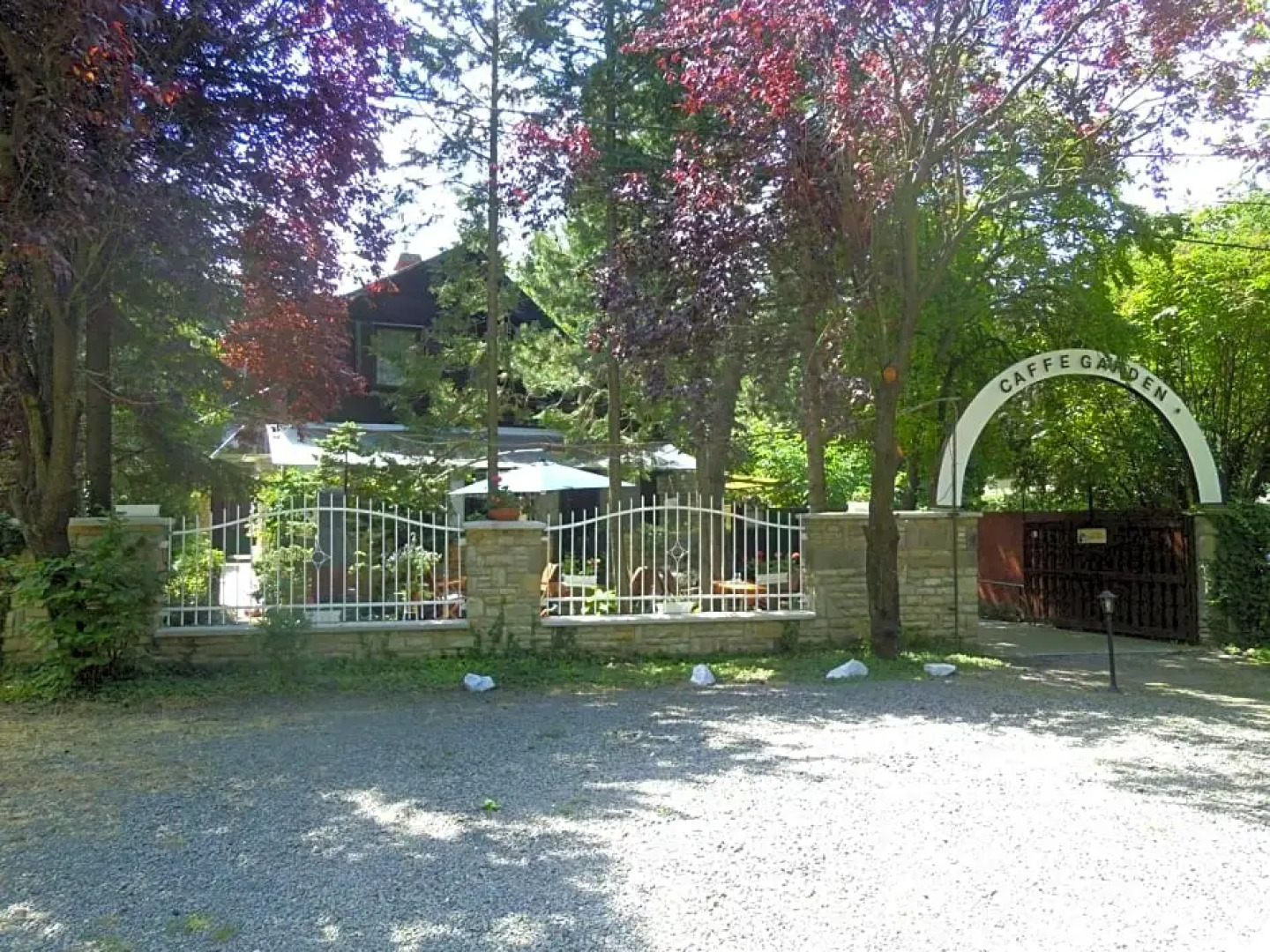 Garden Etterem Kávézó és Panzió Tahitótfalú