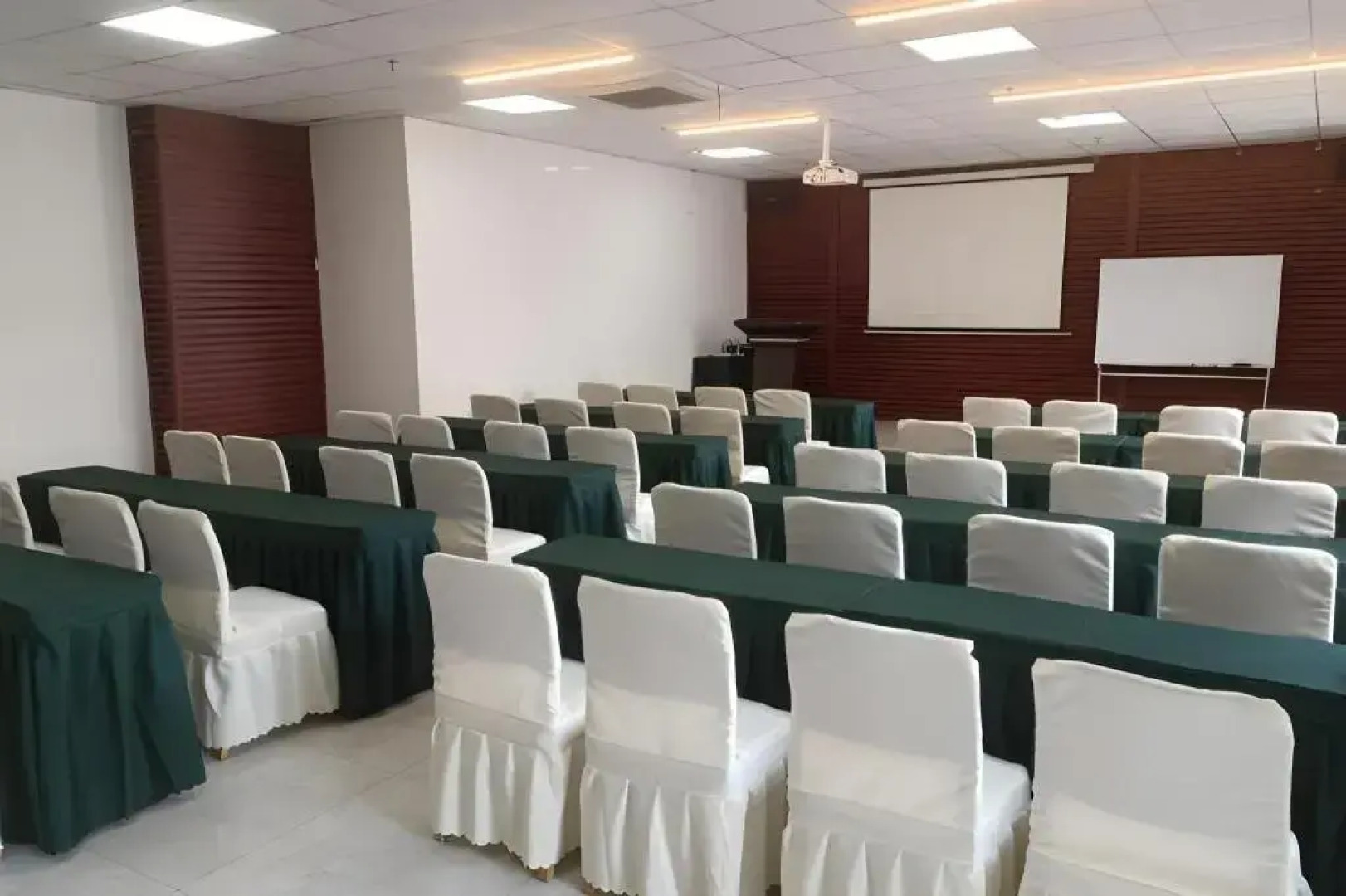 Homeinn Selected Hotel (Minzhong Street Baishan)