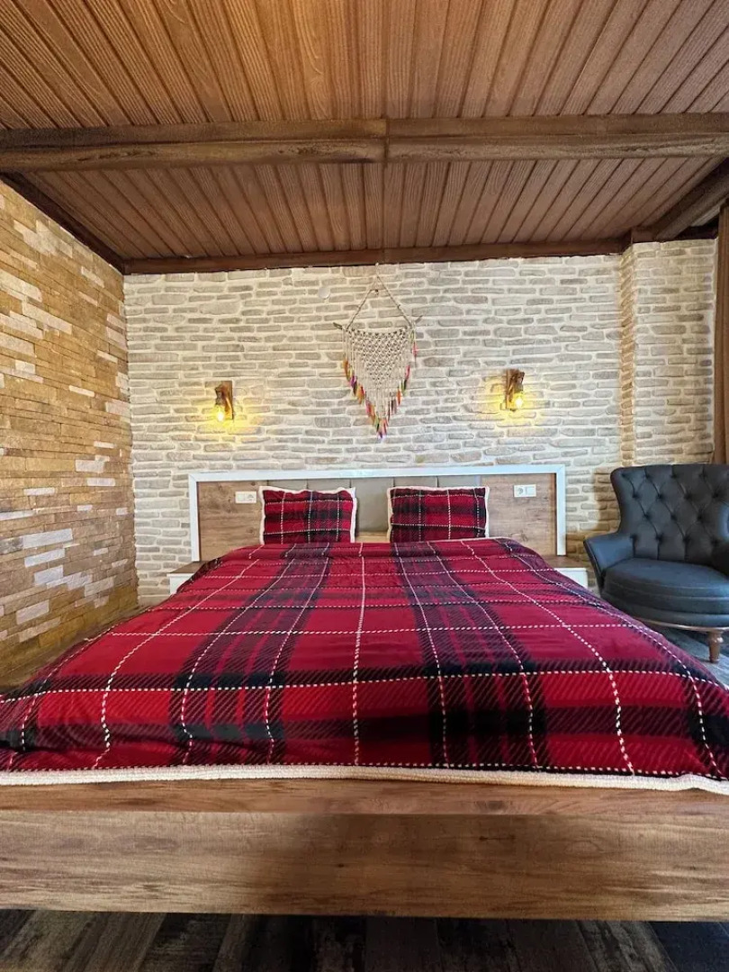 Yeşilsu taş konağı