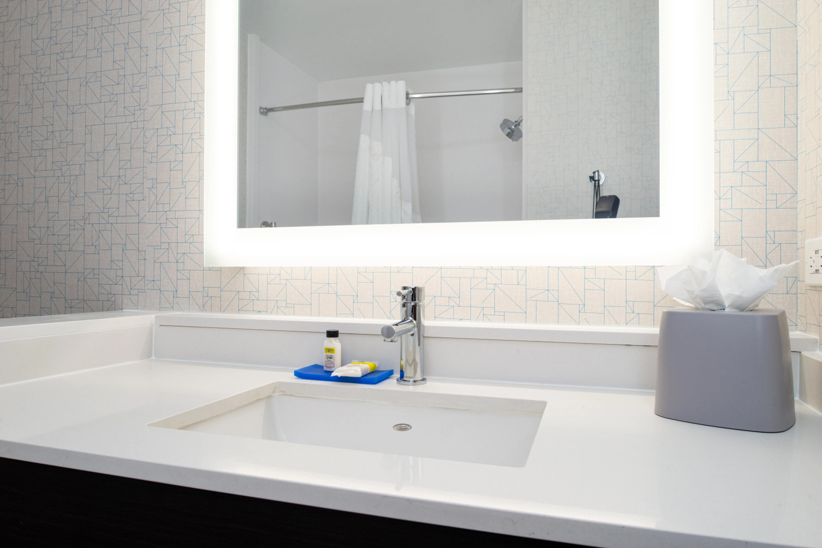 Holiday Inn Express & Suites Romeoville - Joliet North by IHG