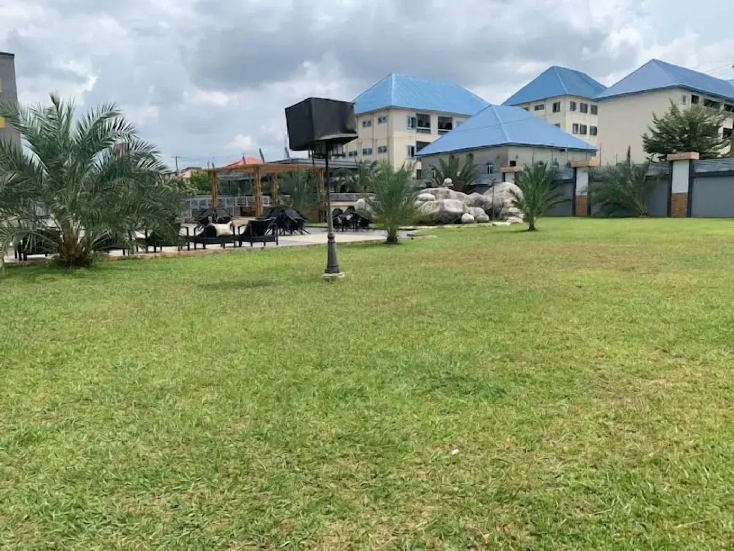 Maxbe Continental Hotel