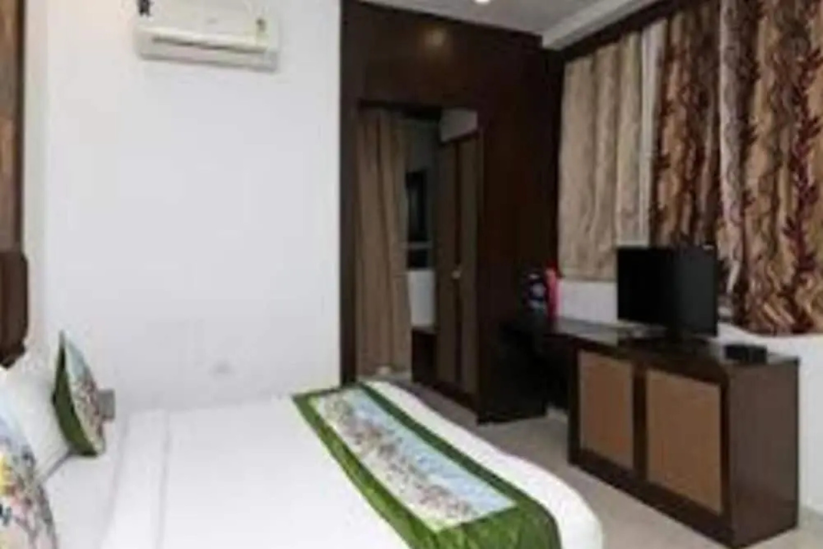 Clarks Inn Cytrus Noida