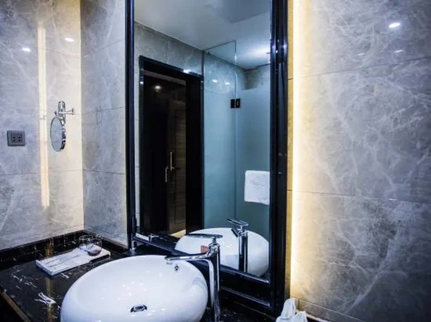 Huoerguosi Yingbin Guest House