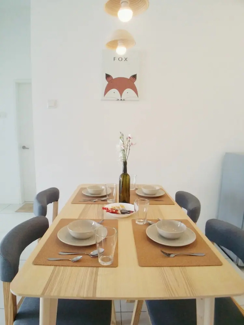 Teiw Family Homestay at Skypod Residence Puchong