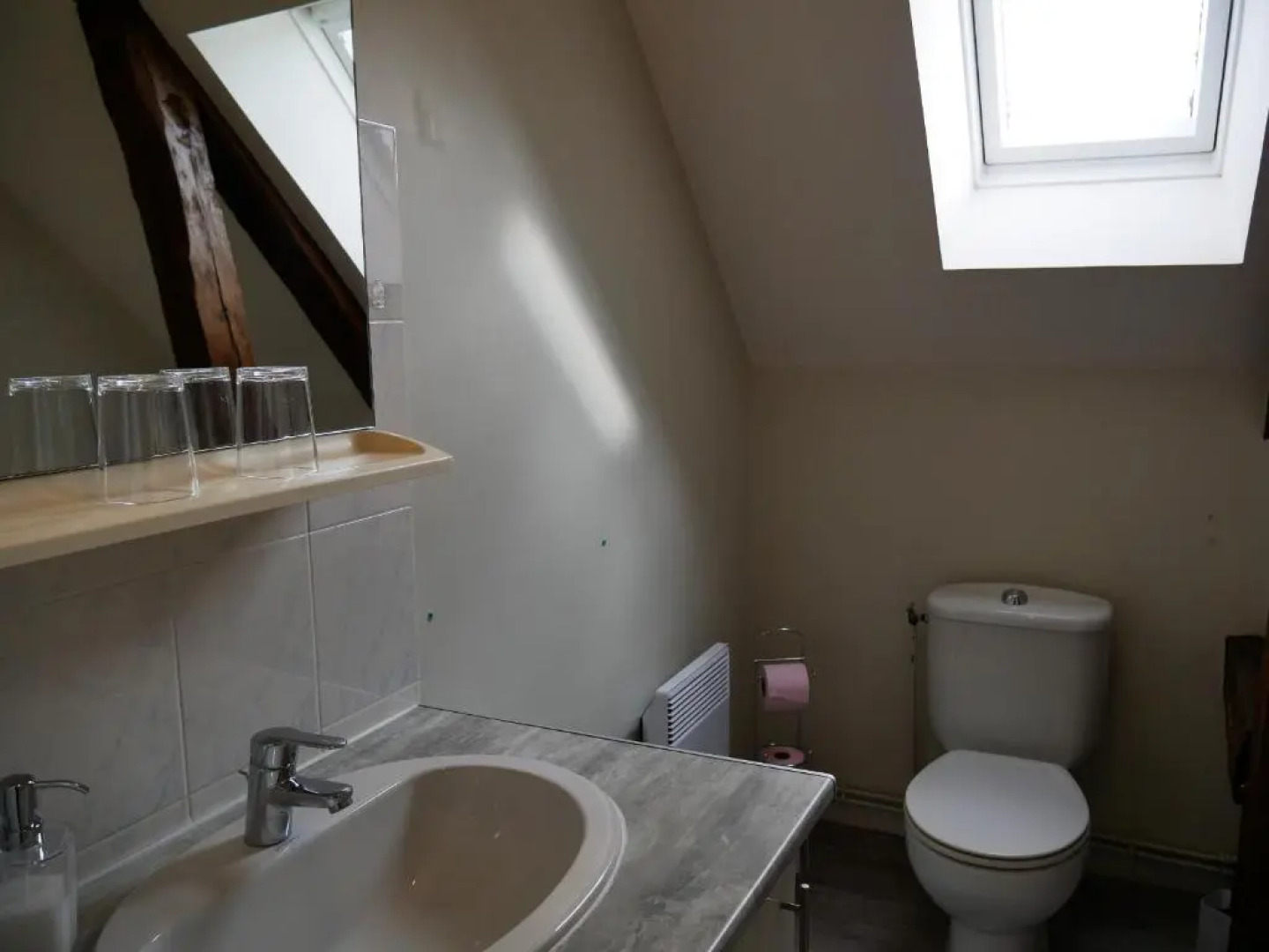 Gîte La Chapelle-Onzerain, 2 pièces, 2 personnes - FR-1-590-192