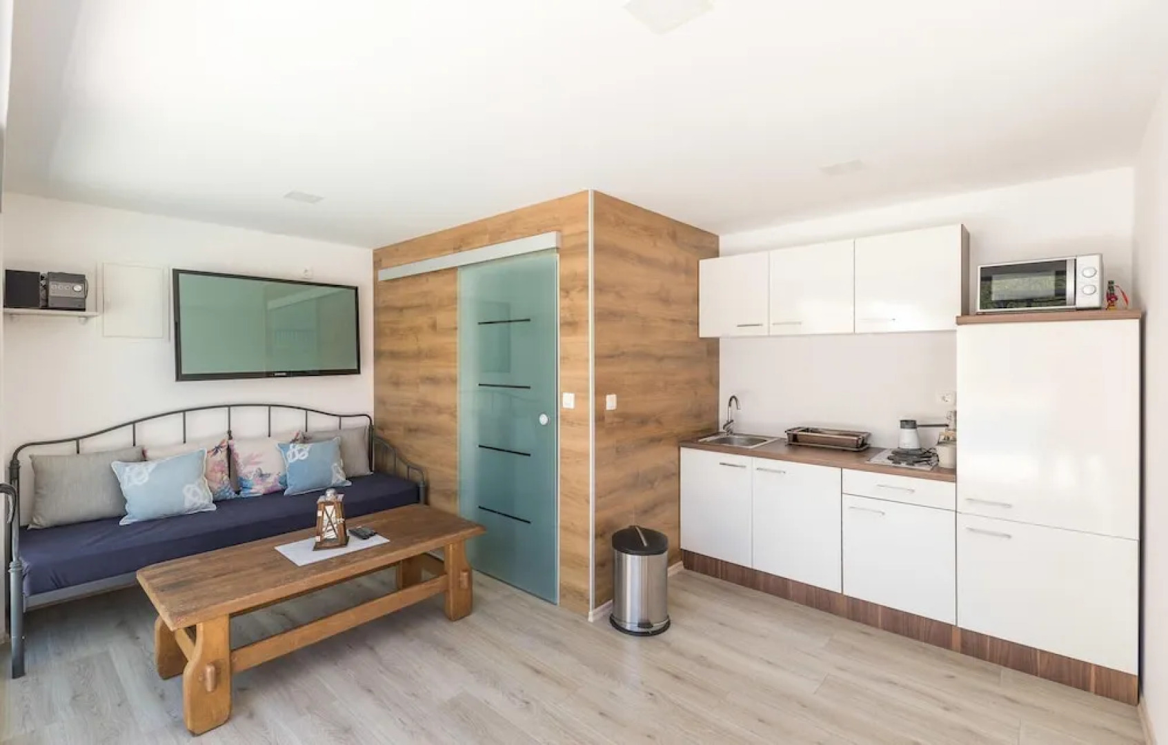 Beautiful Home in Kastel Stari With Jacuzzi, Wifi and 2 Bedrooms