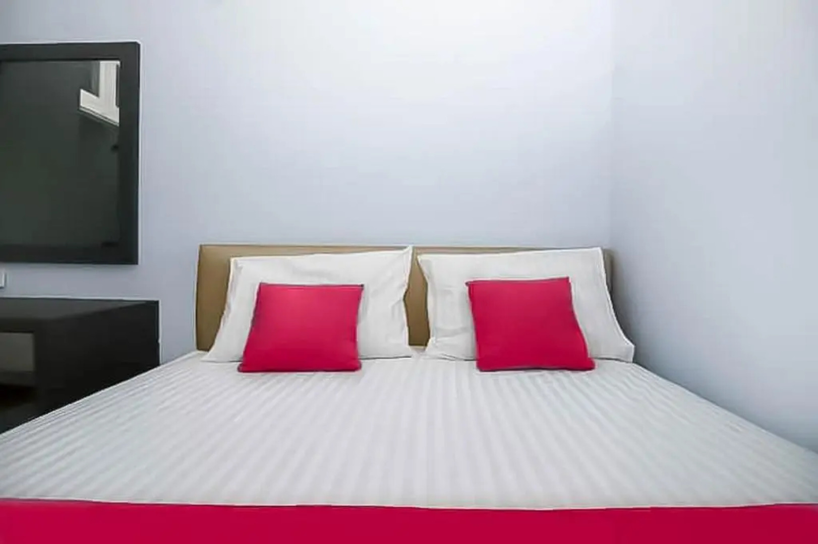 RedDoorz near Stasiun Lawang