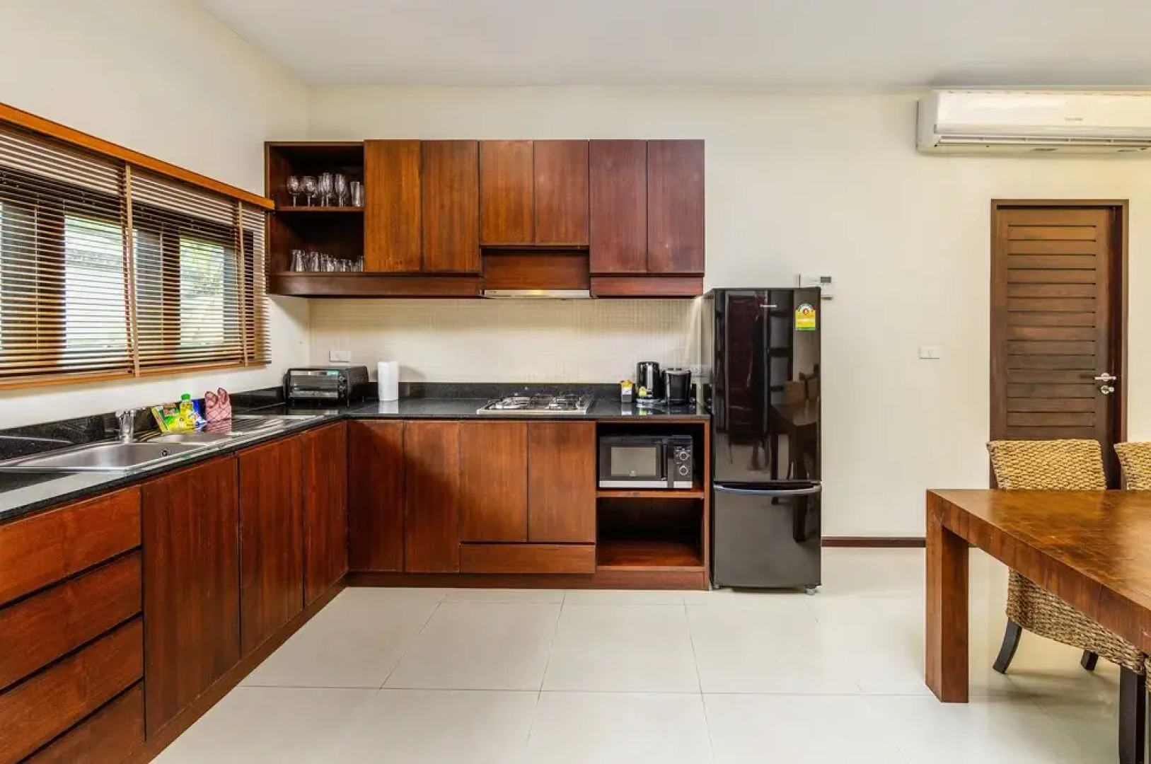 Villa Savu by Tropiclook