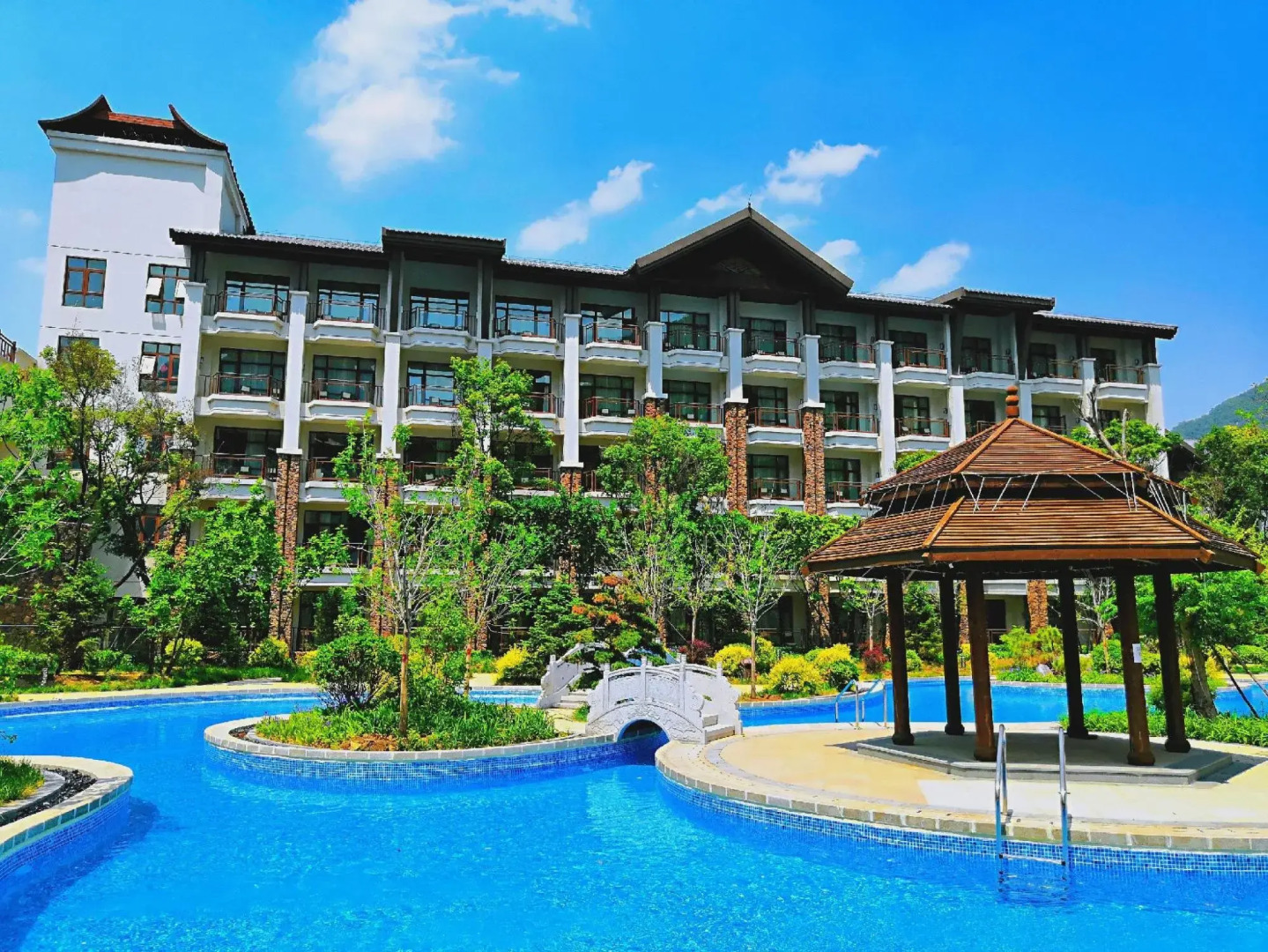 Arcadia International Resort Hotel