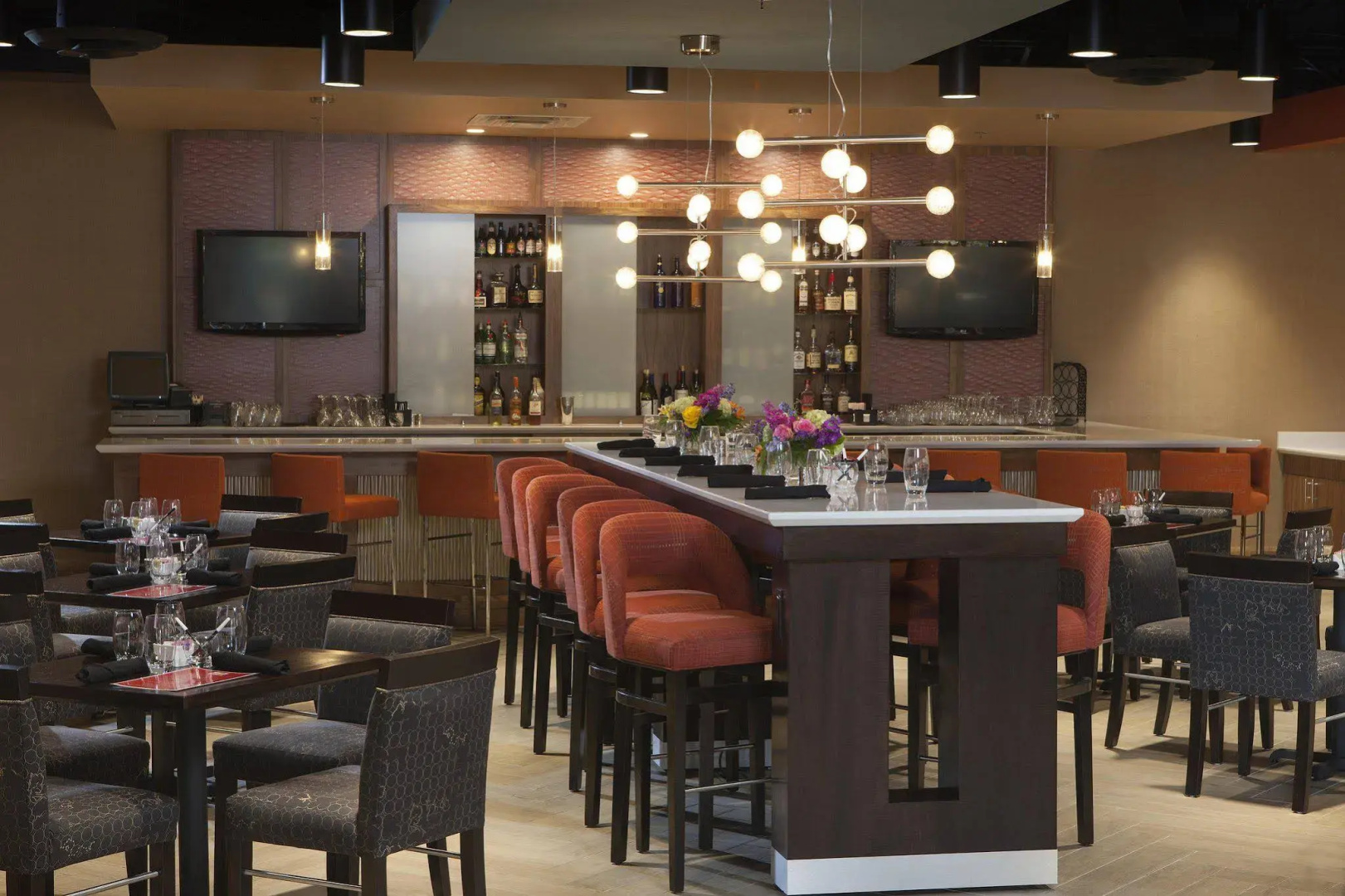 DoubleTree by Hilton Hotel Johnson City