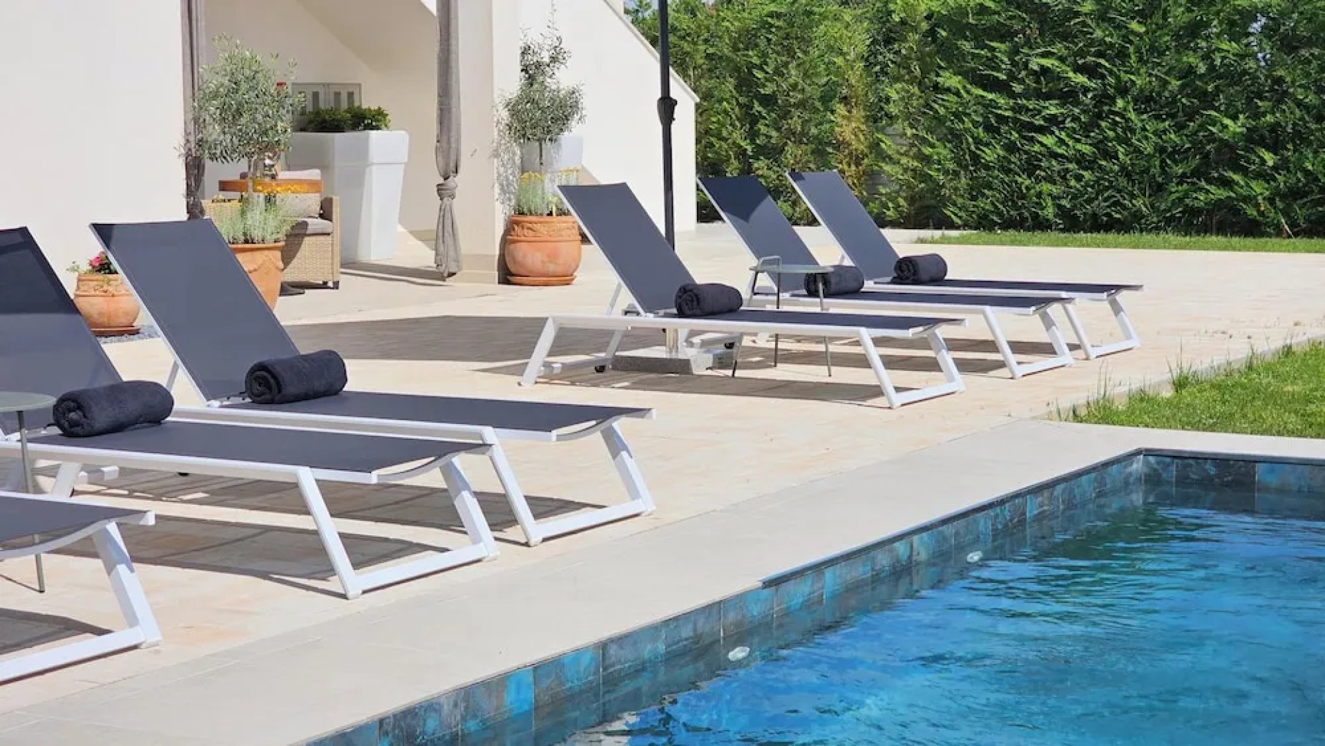 Apartments with Pool Casa Bianca