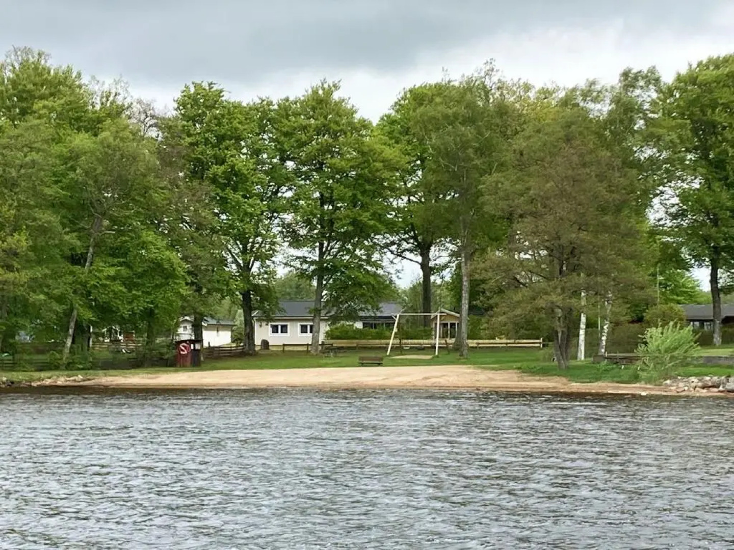 Nice holiday house located by the lake Bolmen