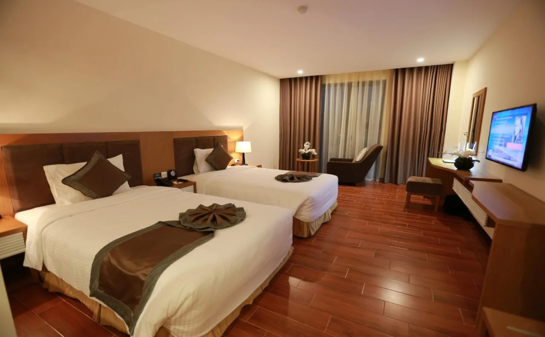 Muong Thanh Holiday Con Cuong