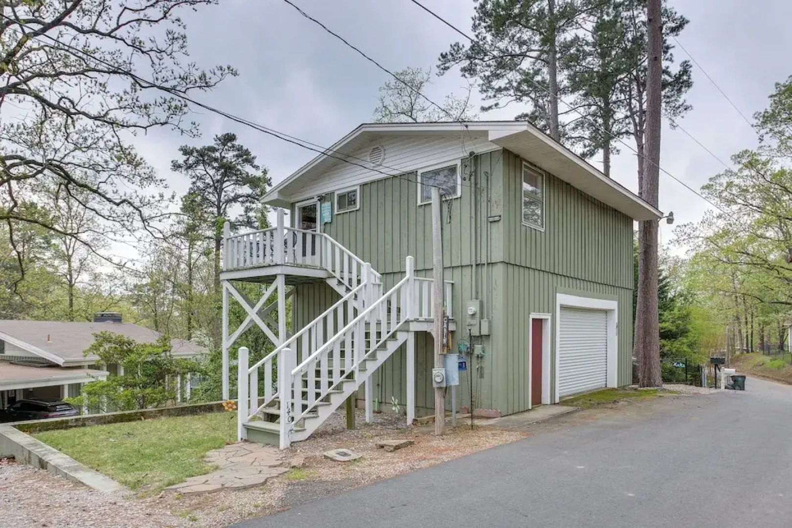 Cozy Lake Cabin w/ Dock in Hot Springs Nat'l Park