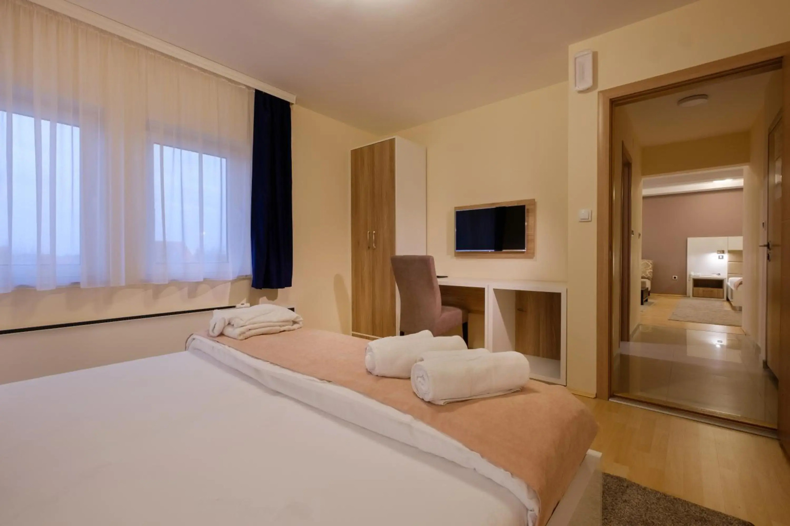 Airport Garni Hotel