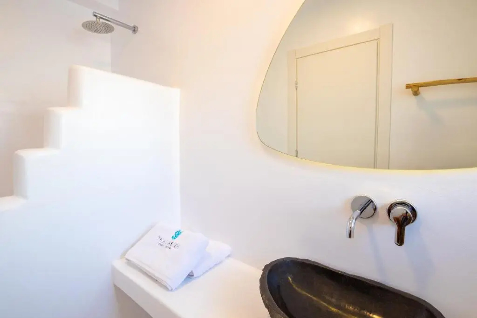 Thalasidi Luxury Suites