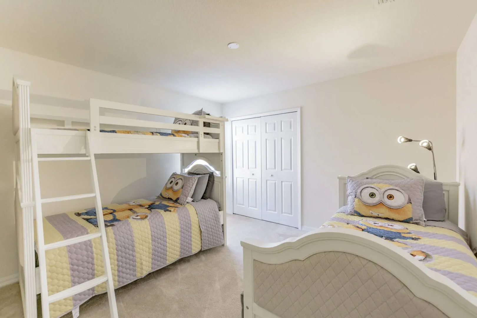 4 bed House/w pool & Garage