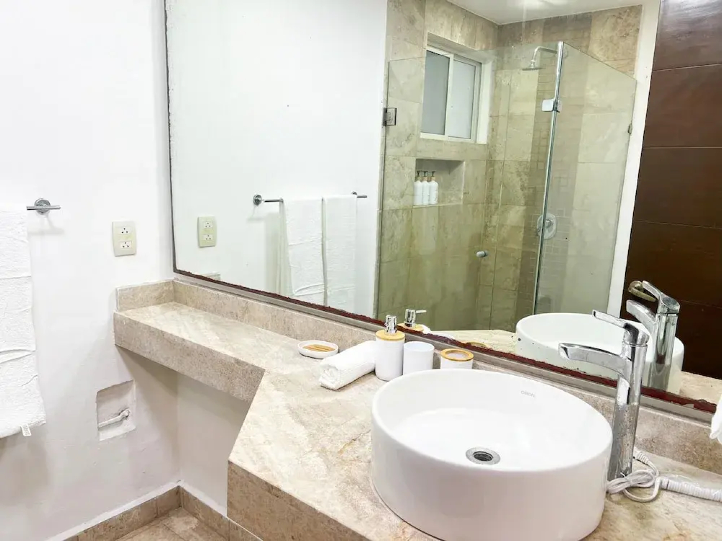 Relajate hermoso jardín y 2 piscinas