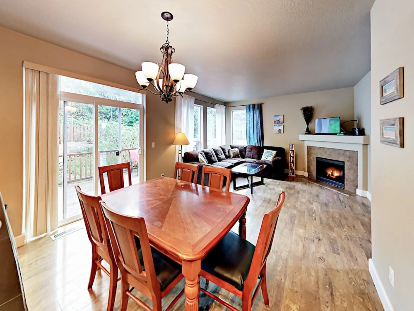 1595 Sundown Home 2 Bedrooms 2.5 Bathrooms Home