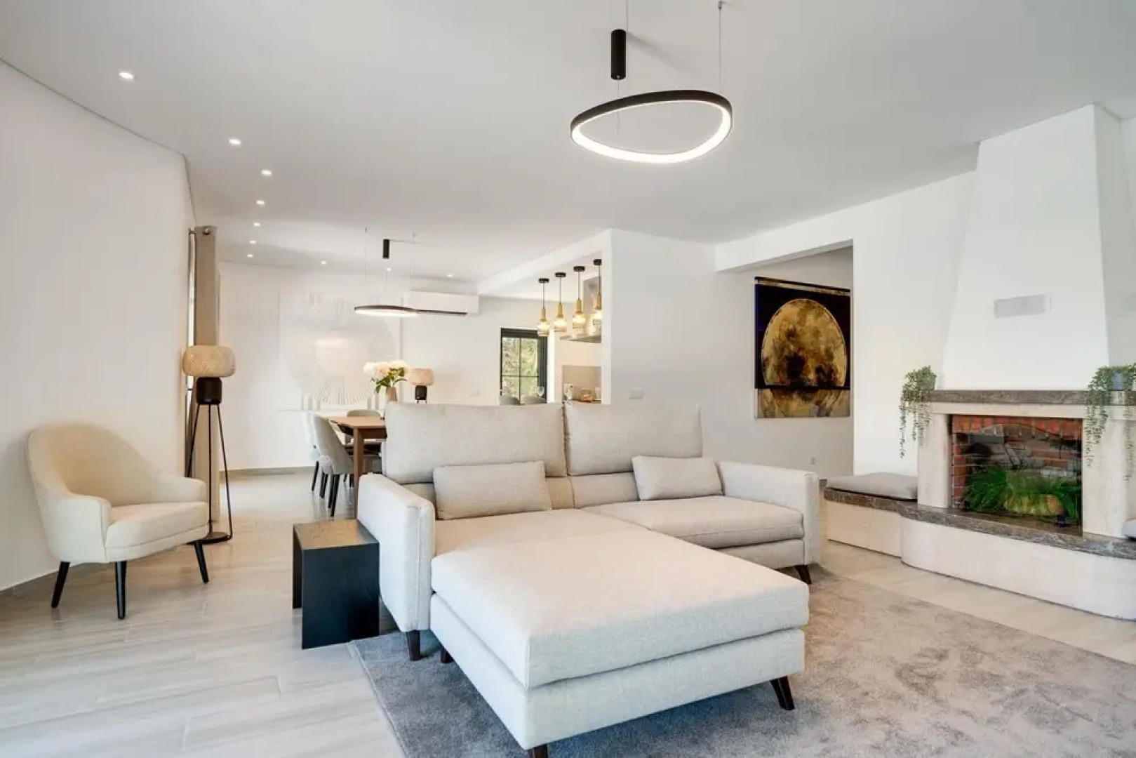 Luxurious 4 bed Villa in Loul