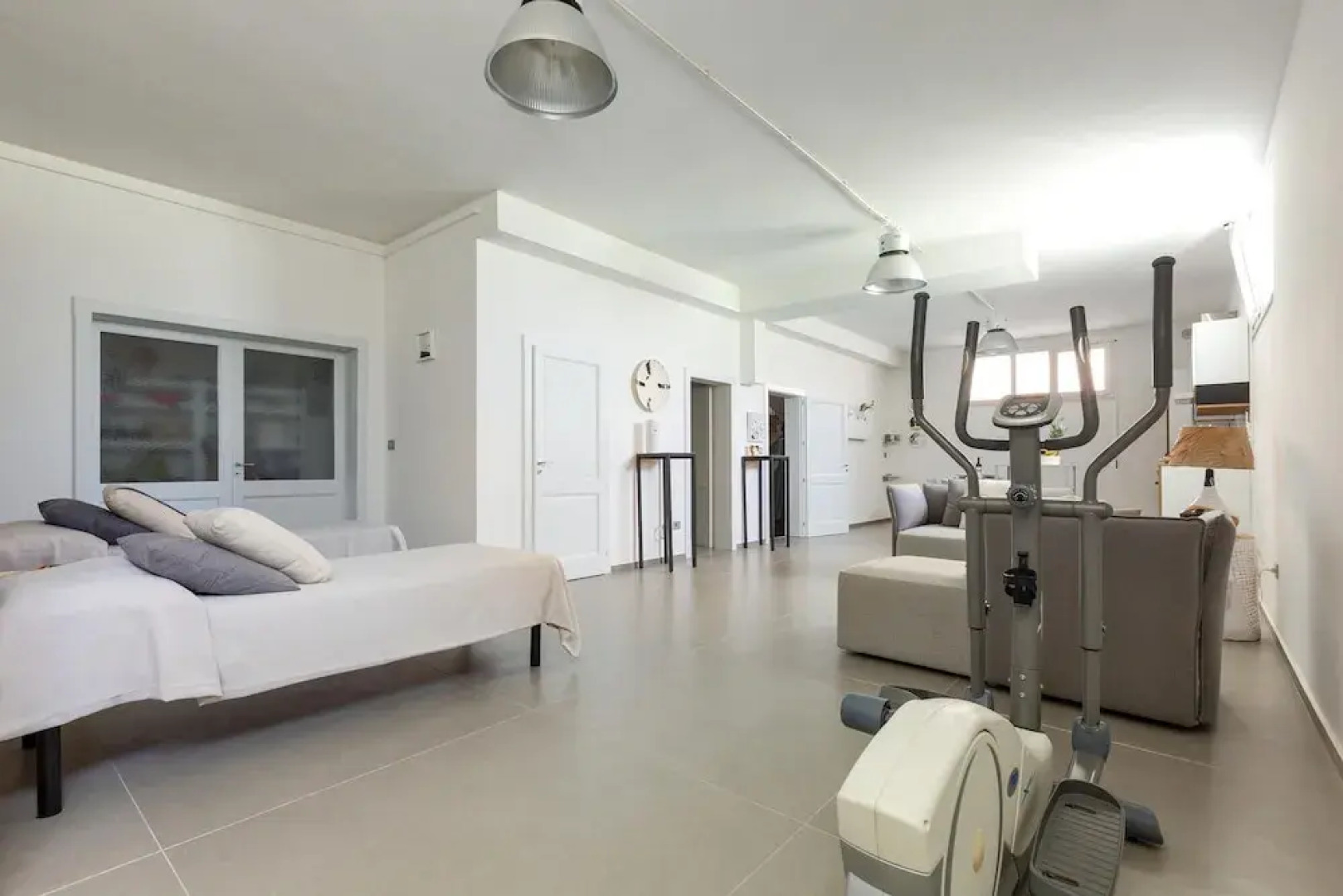 2732 Suite More by Barbarhouse