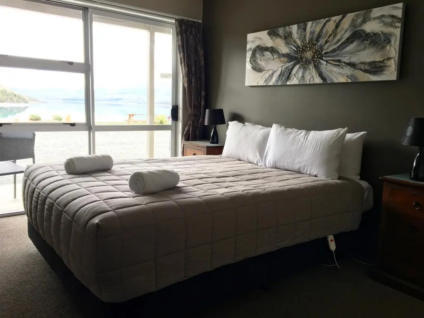 Lakes Edge Holiday Park