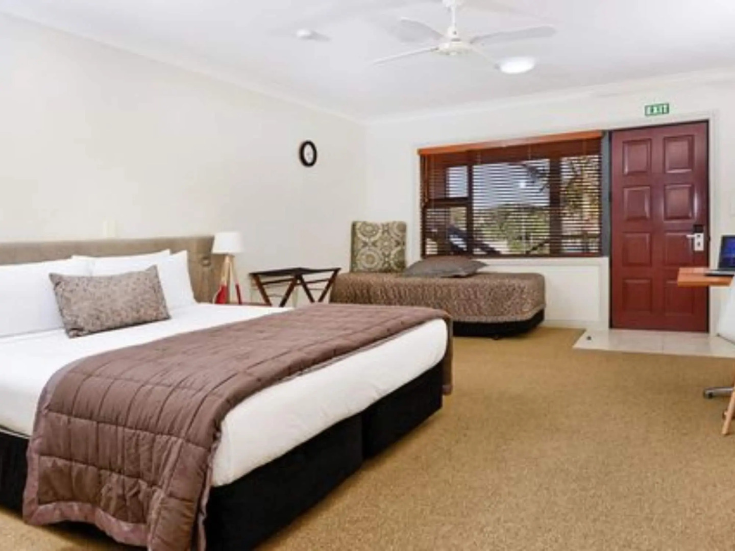 Whangaparaoa Lodge Motel