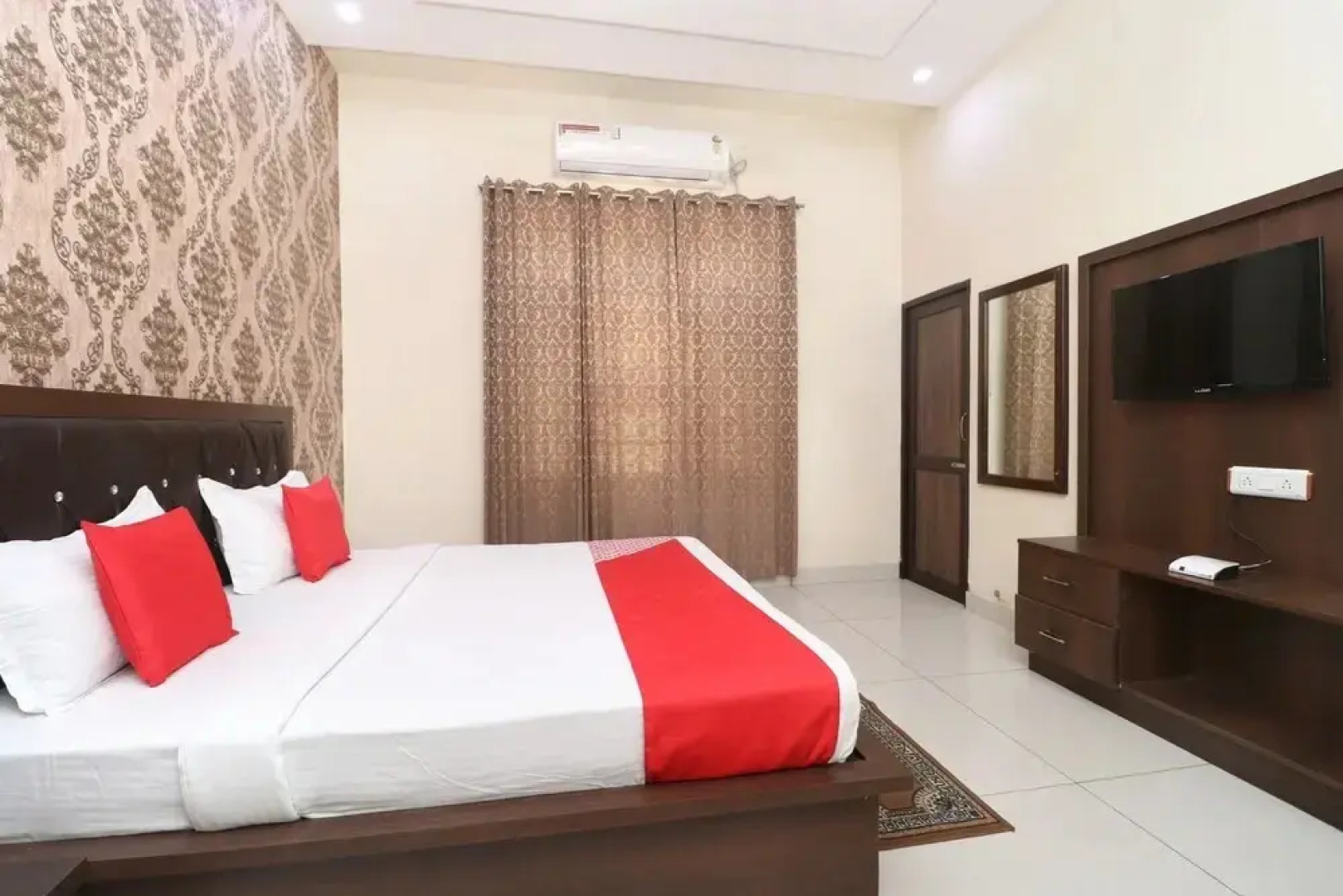 Samrat Regency By OYO Rooms