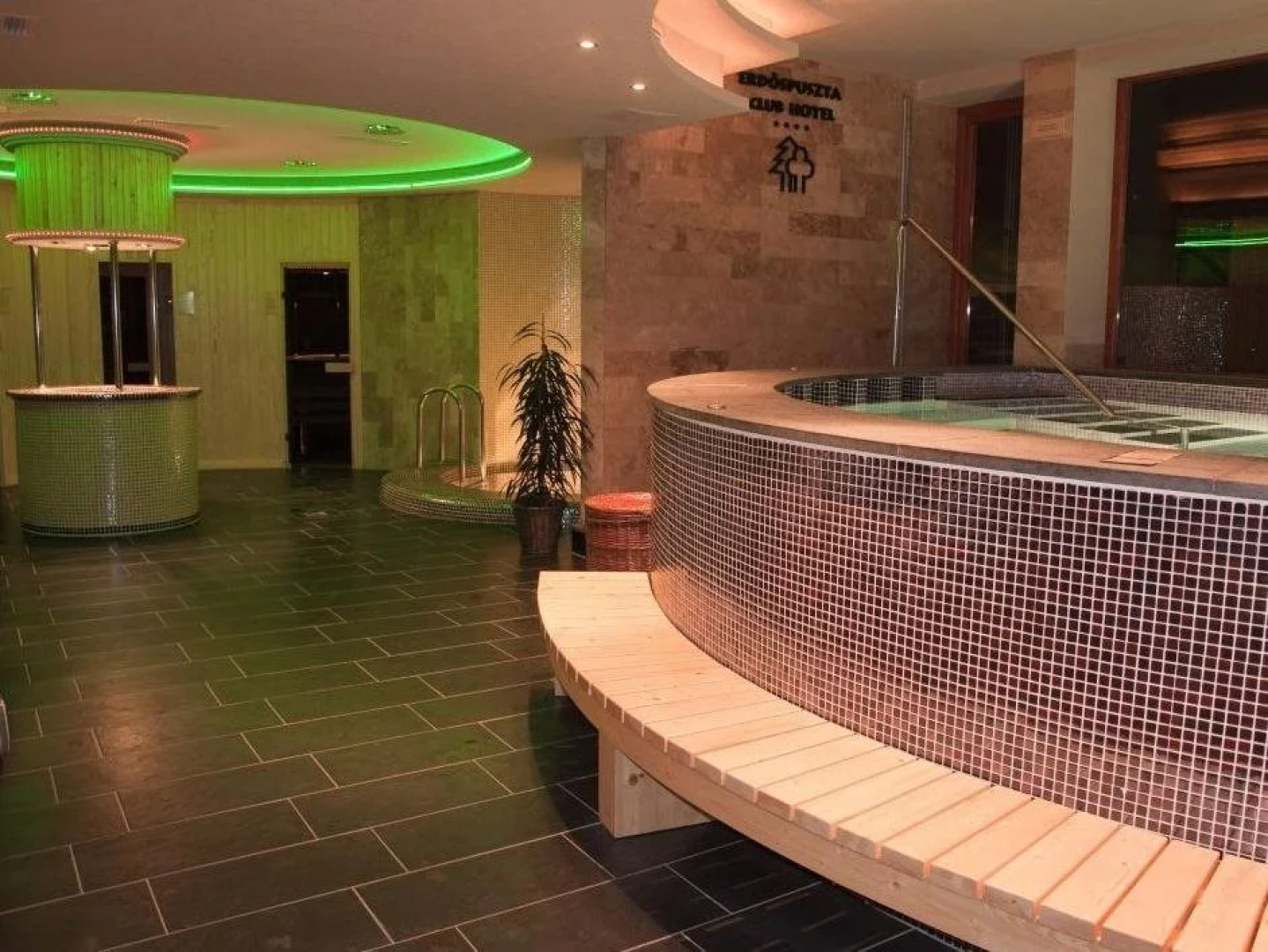 Erdospuszta Club Hotel