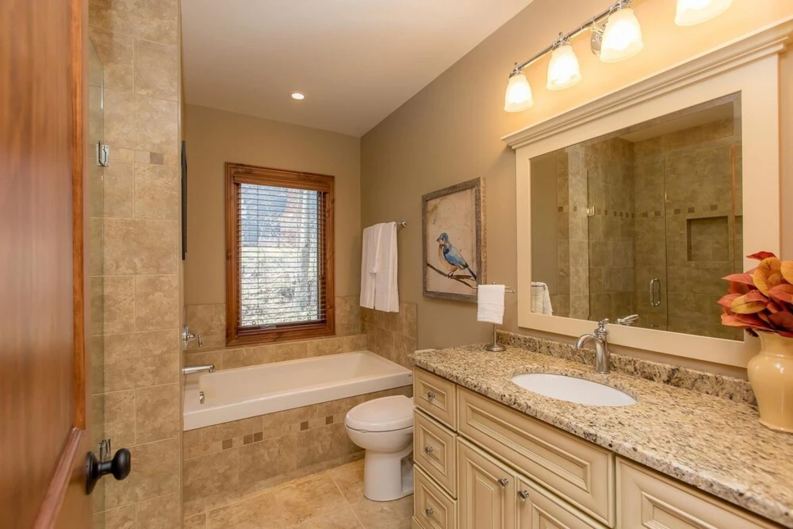 Endless Summers ~ Fabulous oasis with a designer’s touch!