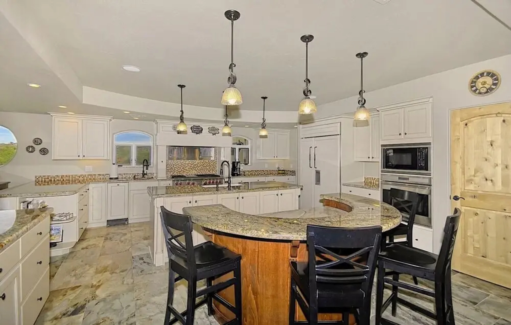 Sorelle Vineyard 5BR by Casago