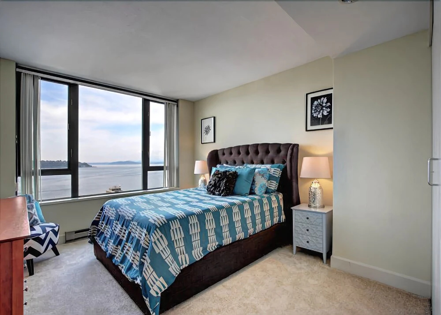 Harbor Steps Sound View Suite - Two Bedroom Apartment with Balcony