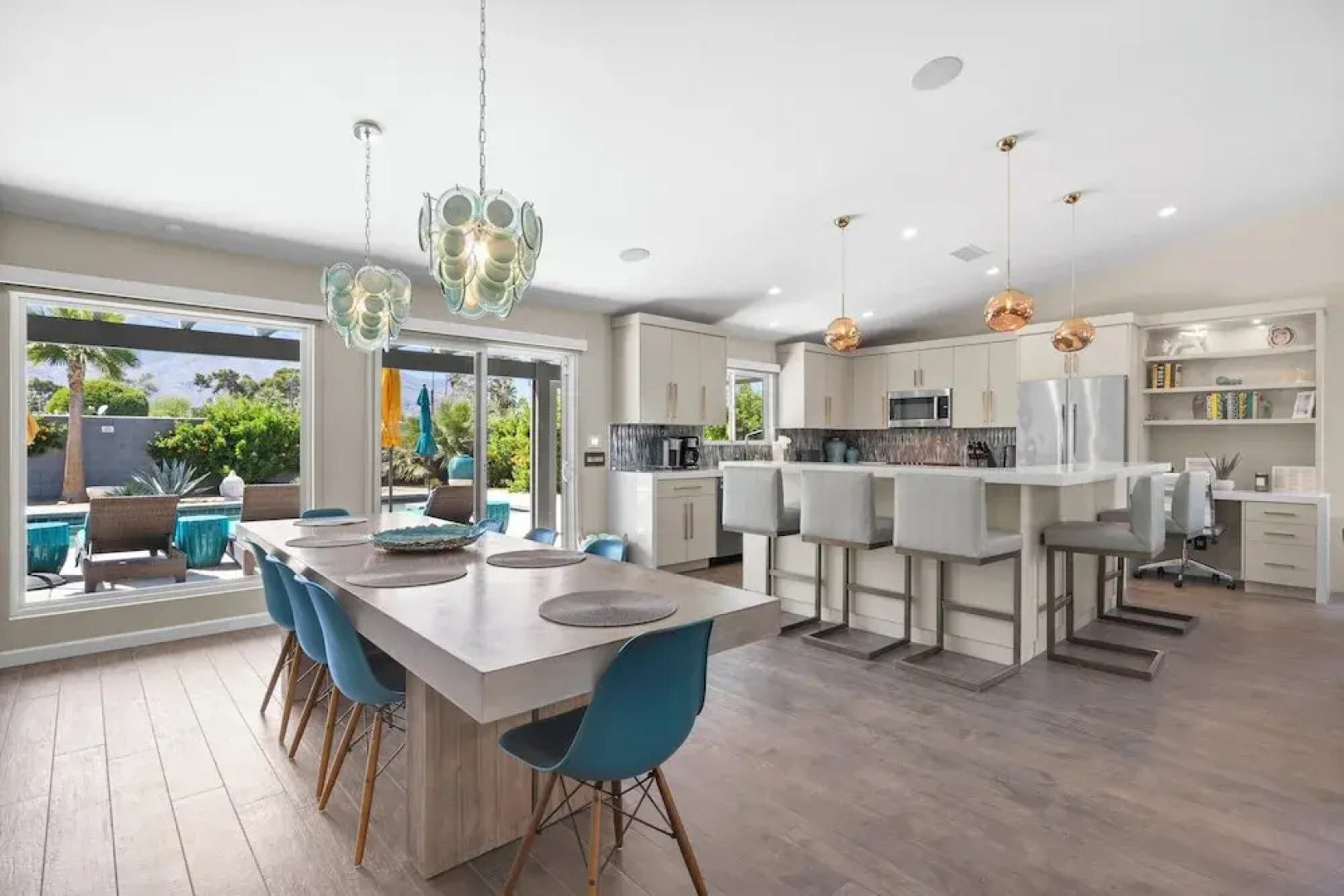 Oasis of Palm Springs