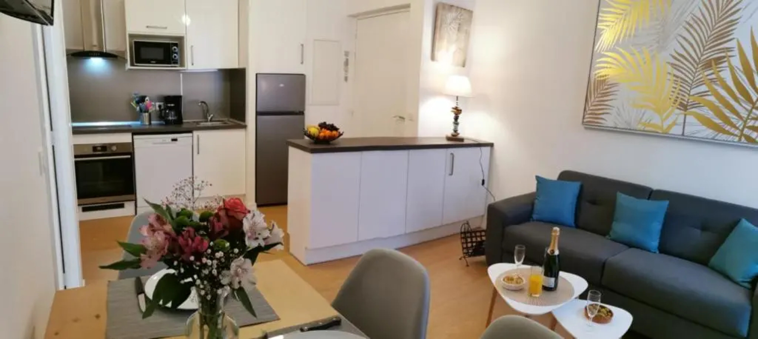 MAGNIFIQUES , T2 ou Studio, dans village de montagne Face aux Thermes