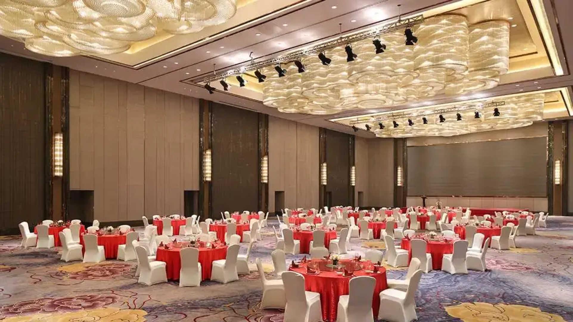 Fuyang Wanda Realm Hotel